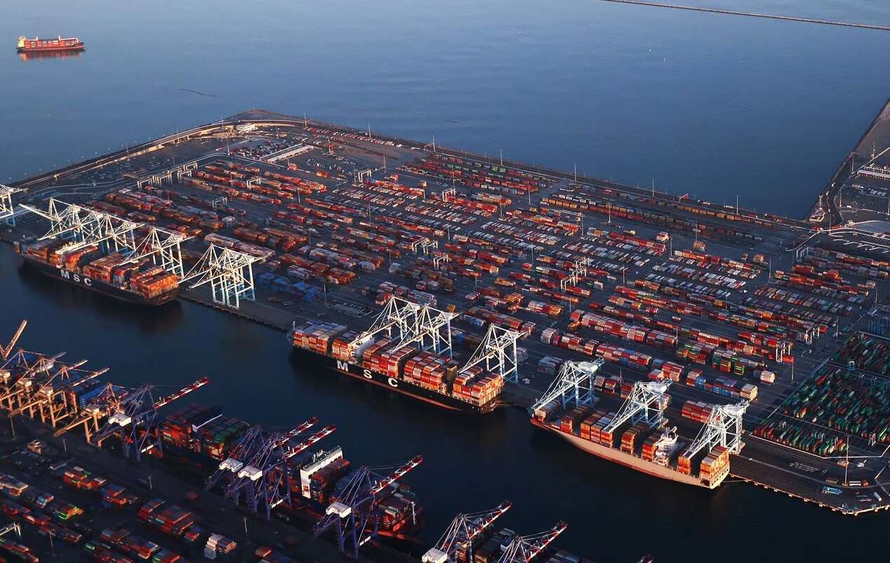 LA Port Shipments Drop 30% After Trump Tariffs as Trade Uncertainty Grows